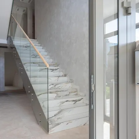 By And Sea Apartment