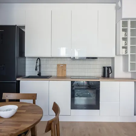 By And Sea * シュトゥトボ